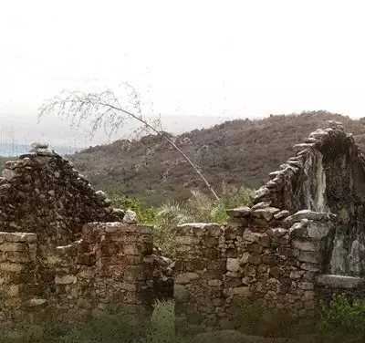 Barulho de Fanáticos Religiosos e Aceleração de Processos Históricos.