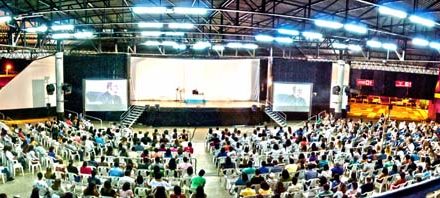 O Conforto das Palestras no Espaço Emes (entrada franca, das 6h da tarde às 8h da noite de domingos).