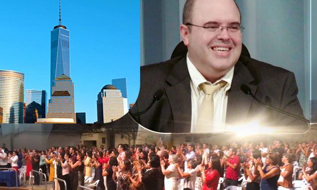 Entrada triunfal de Benjamin Teixeira de Aguiar, em sua primeira palestra no Brasil, após retornar de sua estada de 2 meses nos EUA