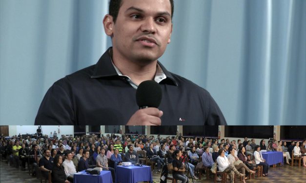 Sessão especial de comprovação do fenômeno mediúnico.