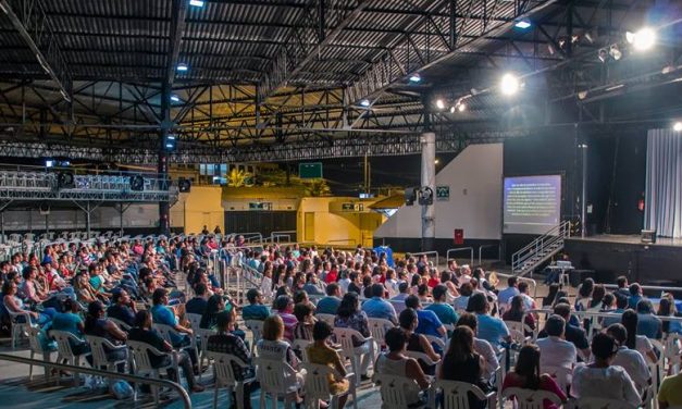 Mais um domingo com grande sucesso de público, na palestra do líder espiritual Benjamin Teixeira de Aguiar