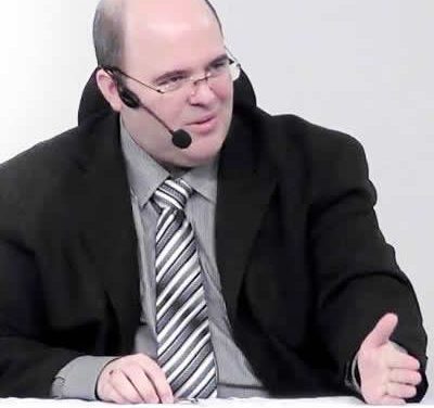 Compensando-se pelo mal perpetrado.